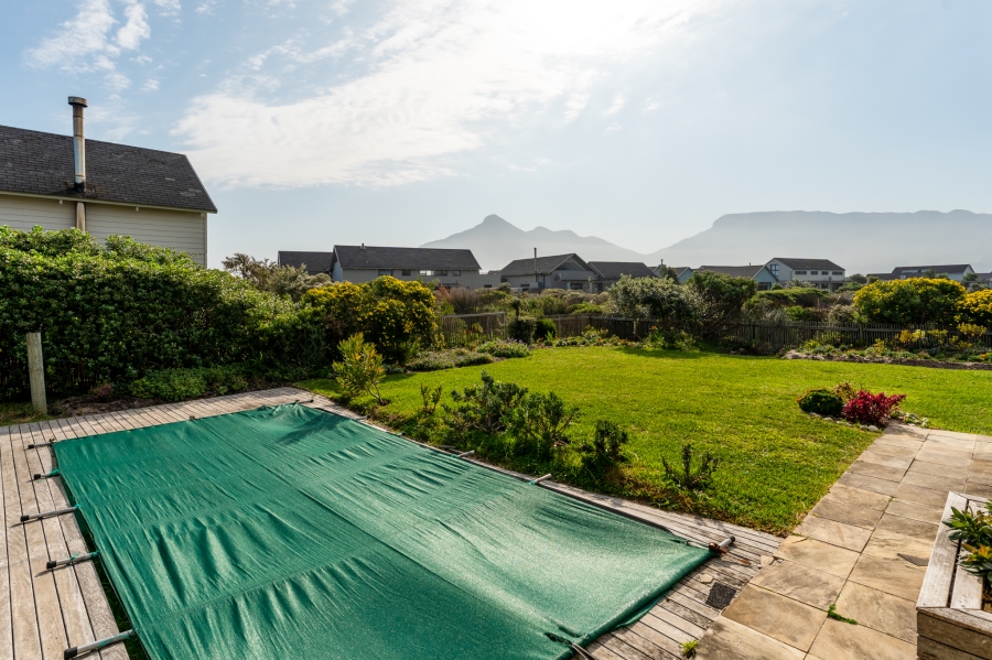 3 Bedroom Property for Sale in Lake Michelle Western Cape